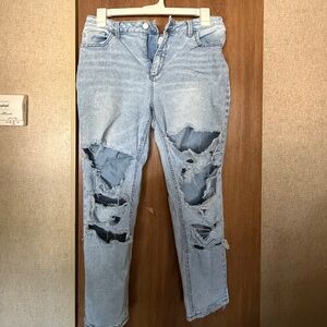Distressed ankle length jean